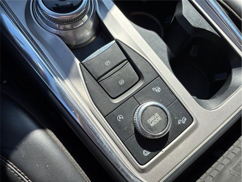 Used 2020 Ford Explorer Platinum w/ Premium Technology Package image 37