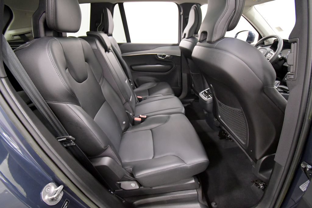 Used 2023 Volvo XC90 B5 Core AWD/4WD image 18