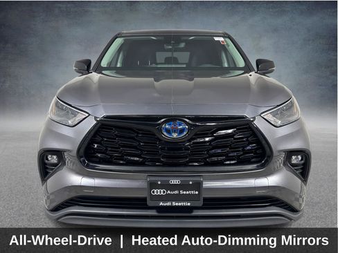 Used 2023 Toyota Highlander LE AWD/4WD image 2