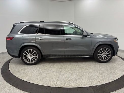 Used 2025 Mercedes-Benz GLS 580 4MATIC image 17