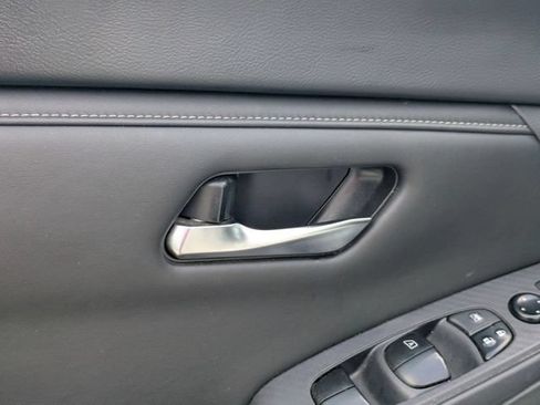Used 2023 Nissan Sentra SV FWD image 12