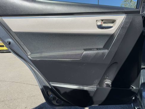 Used 2015 Toyota Corolla LE image 37