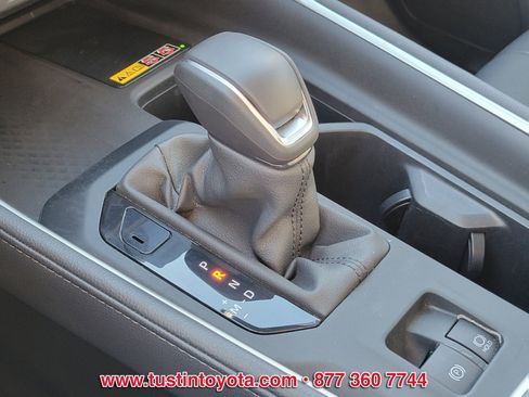 Used 2024 Toyota Grand Highlander Platinum image 27