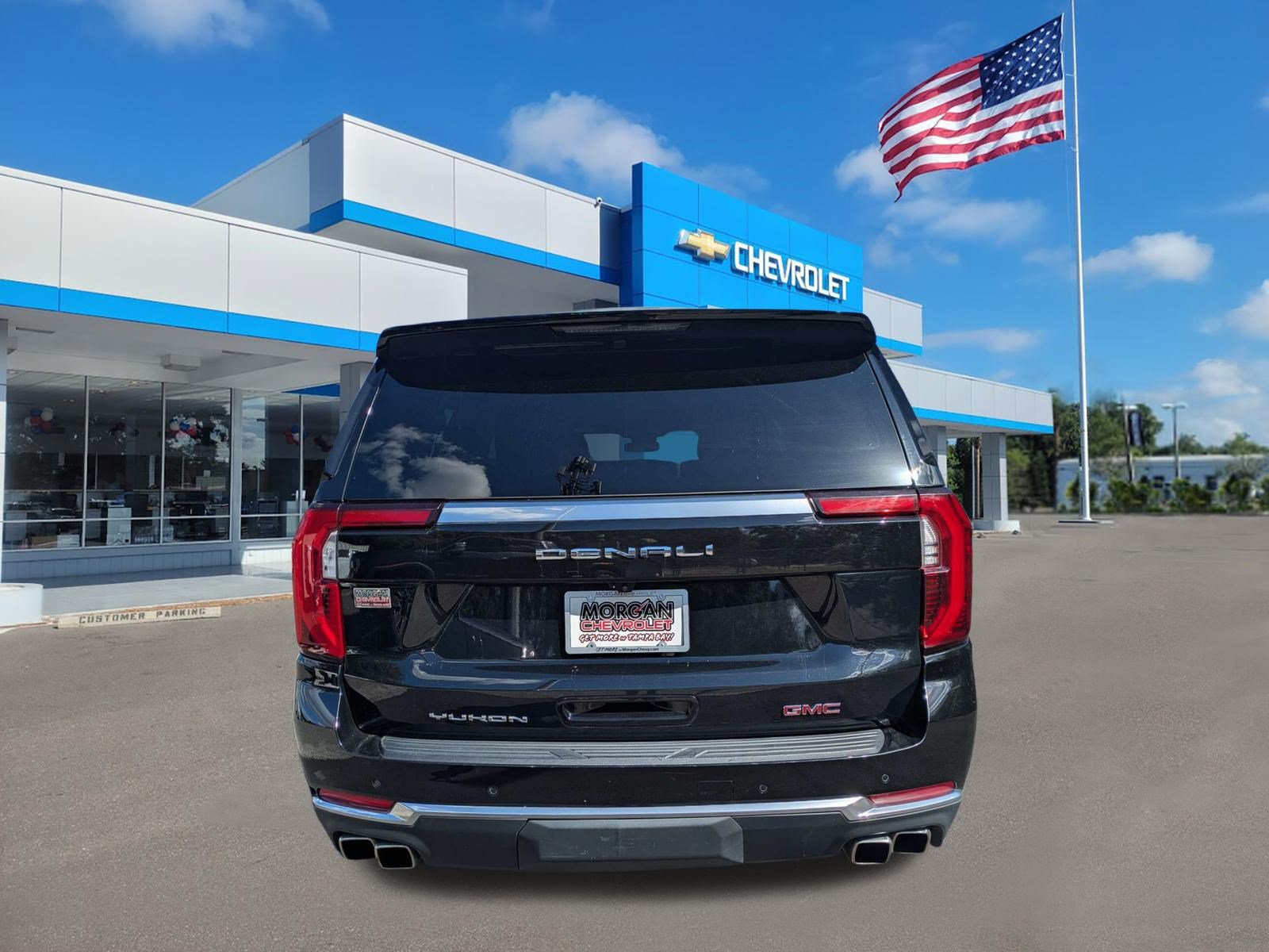Used 2025 GMC Yukon XL Denali AWD/4WD image 4