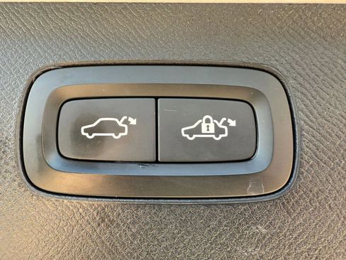 Used 2020 Volvo XC90 T6 Inscription w/ Protection Package image 26