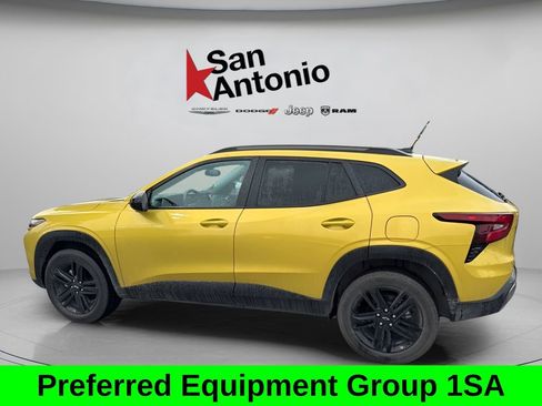 Used 2024 Chevrolet Trax ACTIV w/ Driver Confidence Package FWD image 2