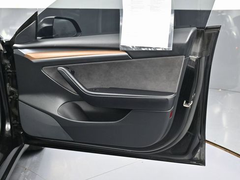 Used 2021 Tesla Model 3 Performance image 40