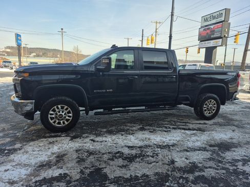 Used 2023 Chevrolet Silverado 2500 LT w/ Convenience Package image 4