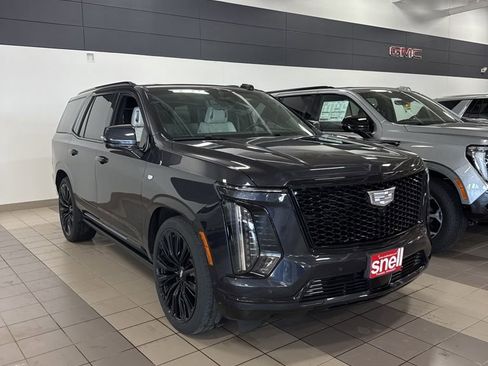 Used 2025 Cadillac Escalade Sport Platinum image 2