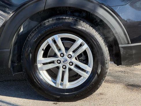 Used 2021 Ford Explorer XLT w/ Equipment Group 202A image 11