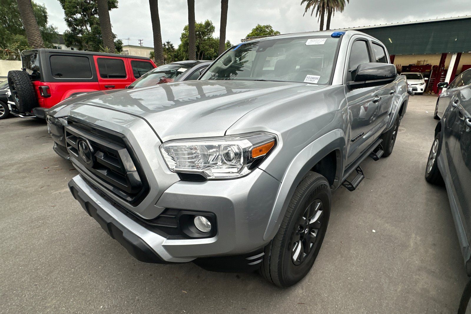 Used 2023 Toyota Tacoma SR5 RWD image 2