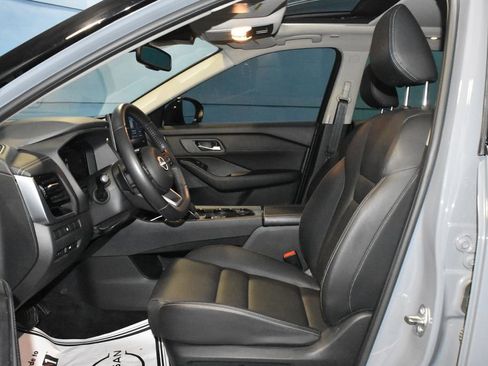 Certified 2024 Nissan Rogue SL w/ SL Premium Package image 7