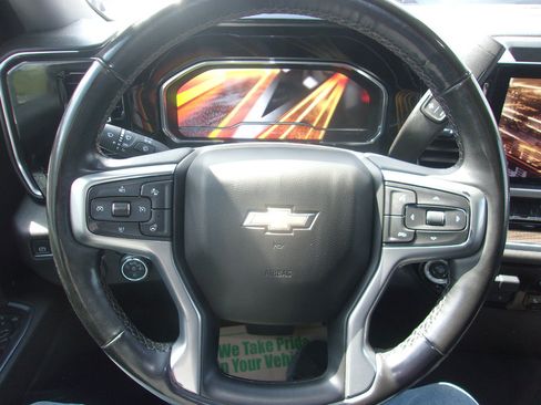 Used 2024 Chevrolet Silverado 2500 LT AWD/4WD image 9