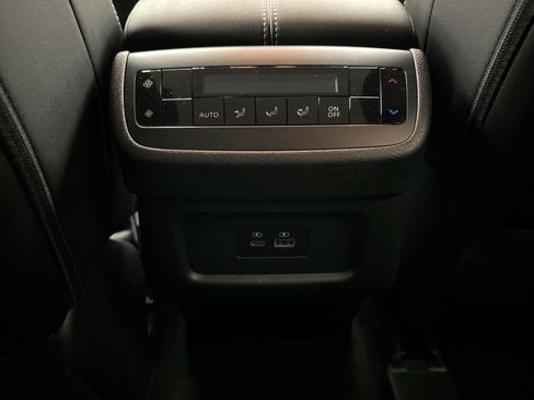 Used 2023 Nissan Pathfinder SL AWD/4WD image 20