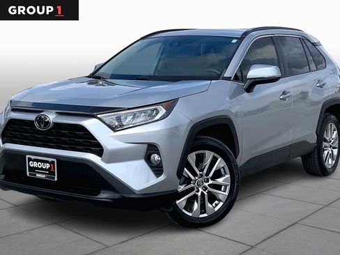 Used 2021 Toyota RAV4 XLE Premium image 1