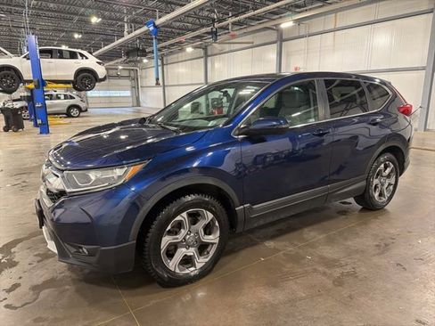 Used 2019 Honda CR-V Touring image 2
