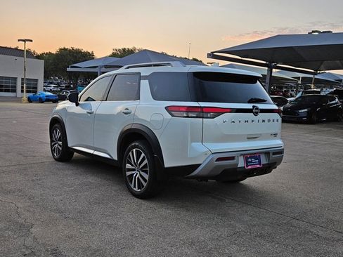 Used 2022 Nissan Pathfinder Platinum w/ Cargo Package image 8