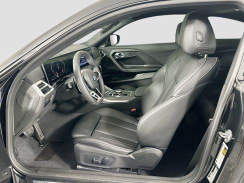 Used 2025 BMW 230i Coupe w/ M Sport Package image 23