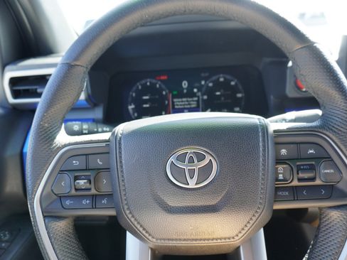Used 2025 Toyota Tacoma TRD Off-Road AWD/4WD image 23