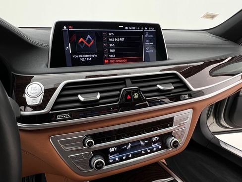 Certified 2022 BMW 740i xDrive w/ M Sport Package image 20