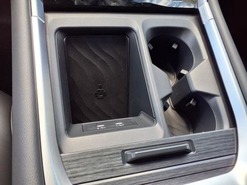 New 2025 Nissan Armada SL w/ Captain's Chari Seat Package image 10