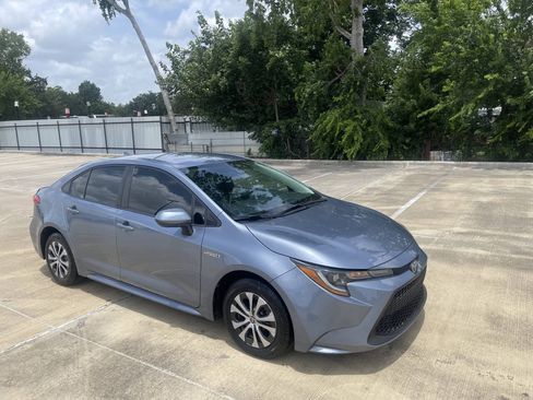 Used 2021 Toyota Corolla LE FWD image 13
