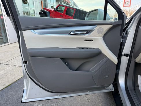 Used 2019 Cadillac XT5 Luxury image 40