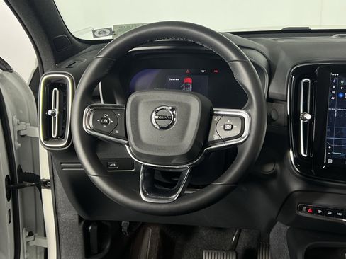 Used 2024 Volvo C40 P8 Recharge Plus w/ Climate Package image 17