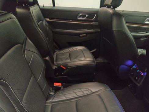 Used 2019 Ford Explorer Platinum AWD/4WD image 19