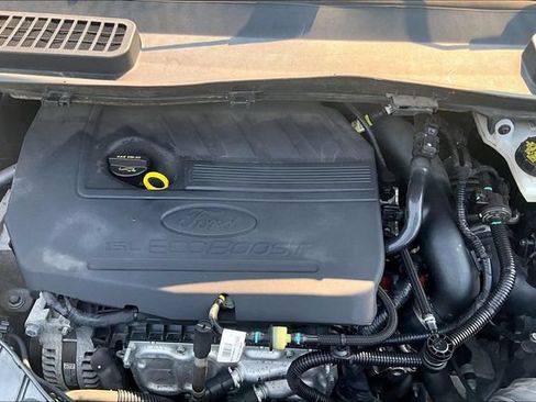 Used 2017 Ford Escape SE AWD/4WD image 9