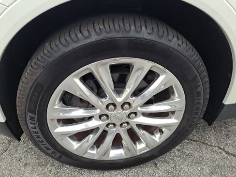 Used 2017 Cadillac XT5 Platinum image 21