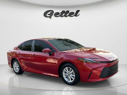 Used 2025 Toyota Camry LE w/ Convenience Package FWD image 3