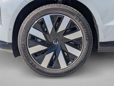 New 2025 Volvo EX90 Ultra image 11