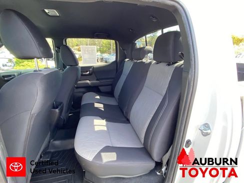 Certified 2022 Toyota Tacoma TRD Off-Road AWD/4WD image 28