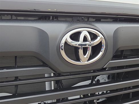 New 2026 Toyota Tundra SR image 10