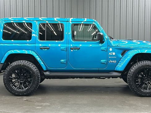 Used 2024 Jeep Wrangler Unlimited Sahara image 2