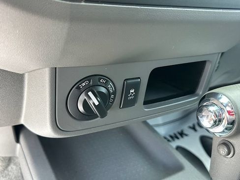 Used 2018 Nissan Frontier SV AWD/4WD image 27