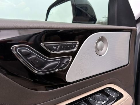 Used 2023 Lincoln Aviator Reserve w/ Equipment Group 201A image 22