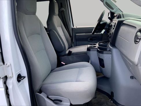 Used 2014 Ford E-350 and Econoline 350 XLT RWD image 9