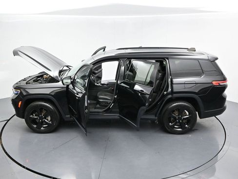 Used 2023 Jeep Grand Cherokee L Laredo AWD/4WD image 37