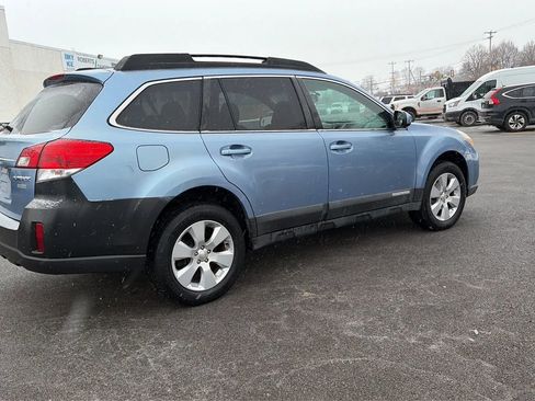 Used 2011 Subaru Outback 2.5i Premium w/ All-Weather Pkg image 9