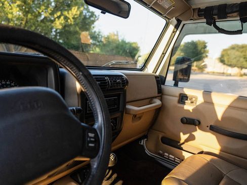 Used 2000 Jeep Wrangler Sahara AWD/4WD image 52