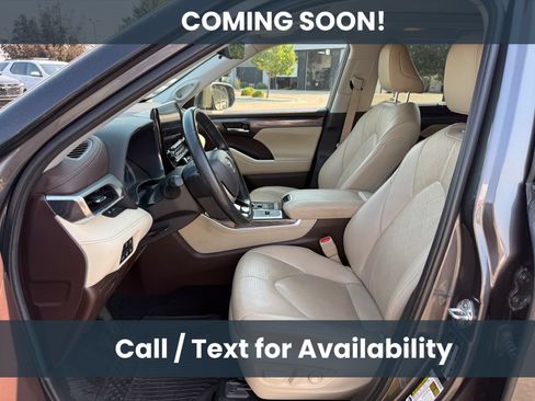 Used 2022 Toyota Highlander Platinum AWD/4WD image 8