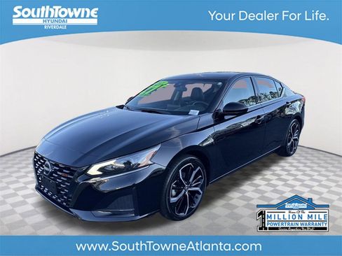 Used 2024 Nissan Altima 2.5 SR image 1