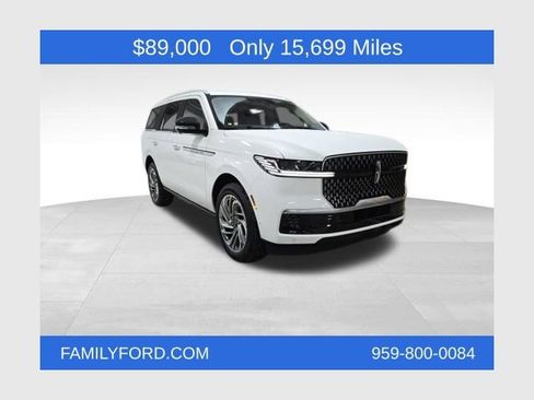 Used 2025 Lincoln Navigator Reserve AWD/4WD image 1