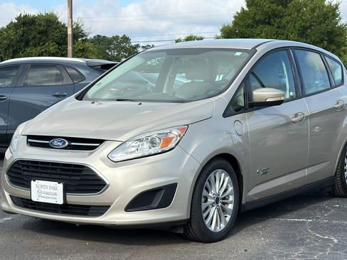 Used 2017 Ford C-MAX Energi SE w/ Equipment Group 402A FWD image 8