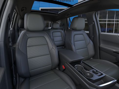 New 2026 Chevrolet Equinox LT w/ Convenience Package II FWD image 40