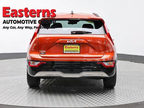 Used 2023 Kia Niro Wind w/ Wind Preserve Package FWD image 6