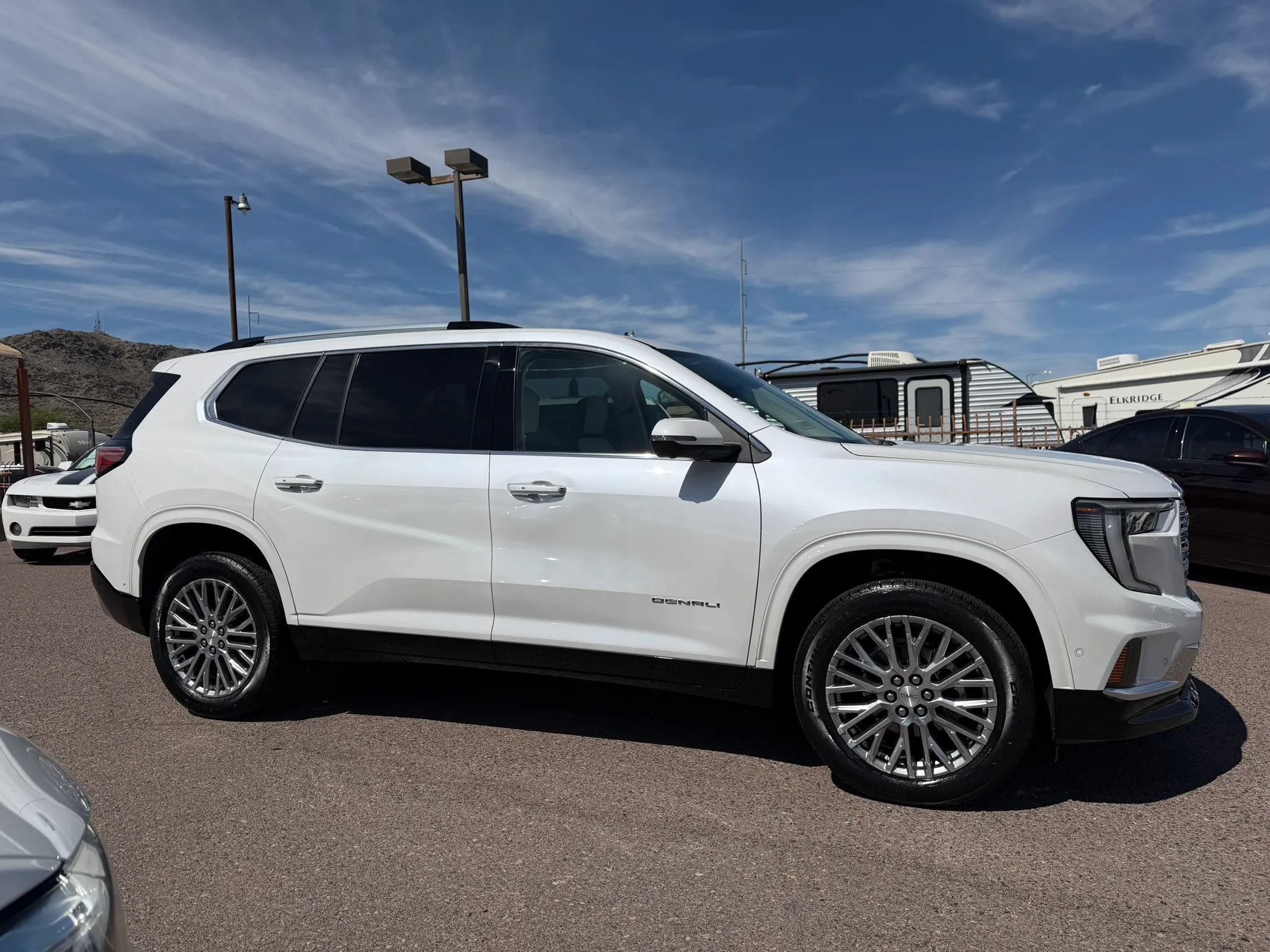 Used 2025 GMC Acadia Denali w/ Super Cruise Package AWD/4WD image 4