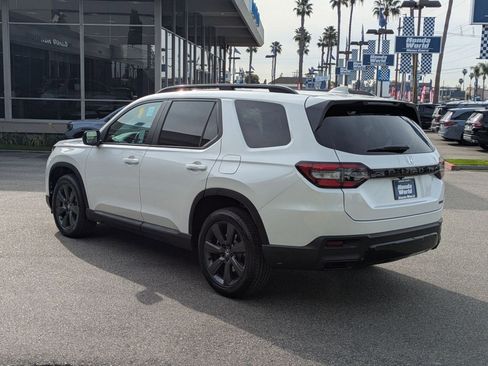 New 2026 Honda Pilot Sport image 4